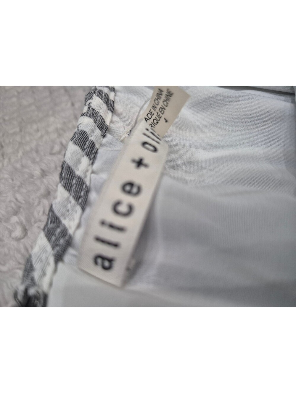 Alice +Olivia Romper Size 4 - Picture 4 of 5